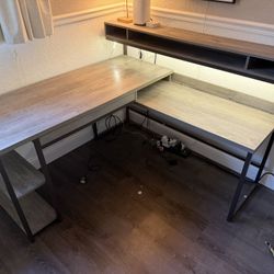 Office desk w/ Rolling Cabinet 