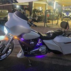 2011 HARLEY DAVIDSON FLHX STREET GLIDE 