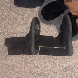 BRAND NEW UGG MINI BOOTS