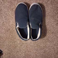 Size 11 canvas shoes