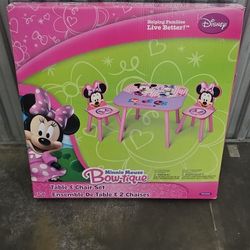 Little girl's table set