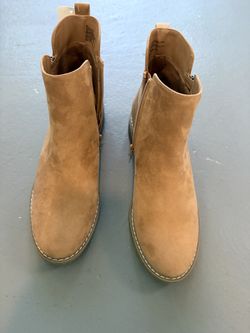Woman’s Dress Boots 