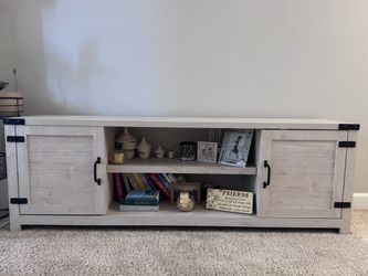 Farmhouse Barn Door TV Stand – 70" Console