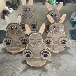Homemade Wooden Backyard Decoration 