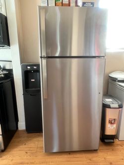 Stainless Steel Top-Freezer Refrigerator
