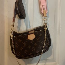 Louis Vuittpom Purse