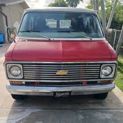 1973 Chevrolet G20 Beauville Van