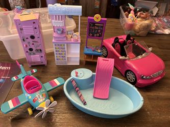 Lot Of Barbie Accessories 
