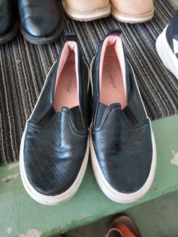Kids cat & Jack slip on shoes