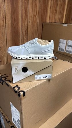 On cloud Cloud 6 size 8.5    NO FAKE!!!   NO COPY!!!!
