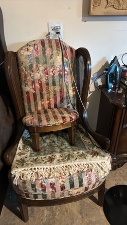 Tengo un sillón de descanso  seminuevo
