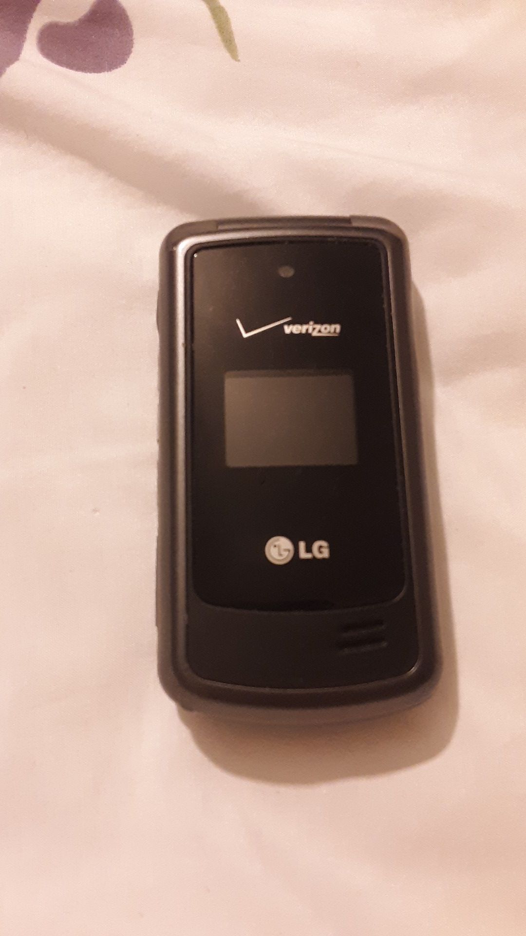 Verizon Wireless LG flip phone