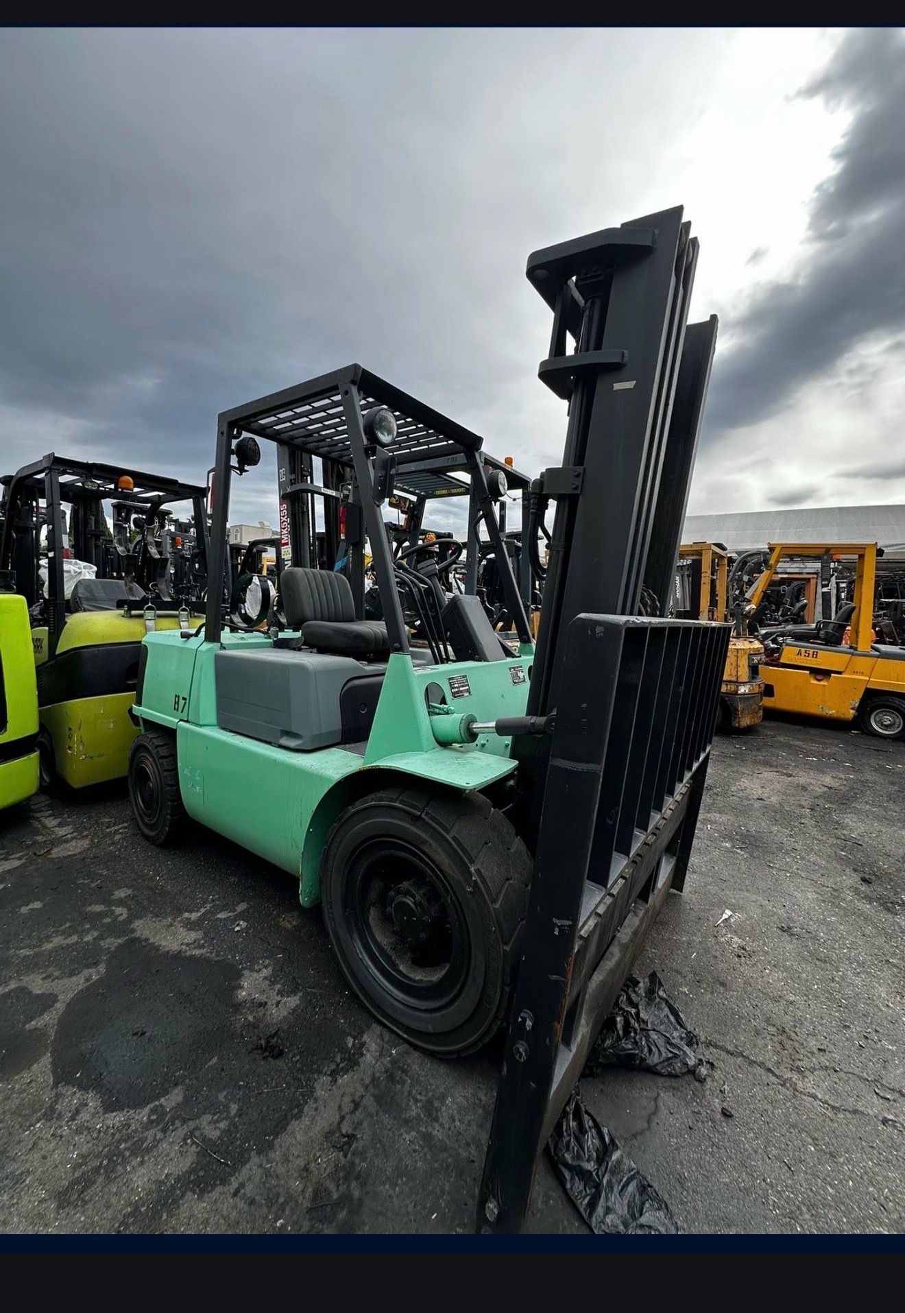 Mitsubishi Forklift 8000 capacity