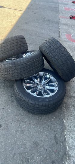 Set Of 4 Rims and Tires 275/55R20