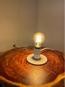 Industrial exposed bulb lamp