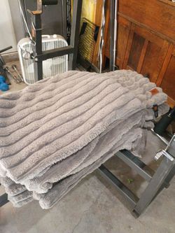 Fyre Arctic Luxe Faux Fur Grey Queen Bed Comforter