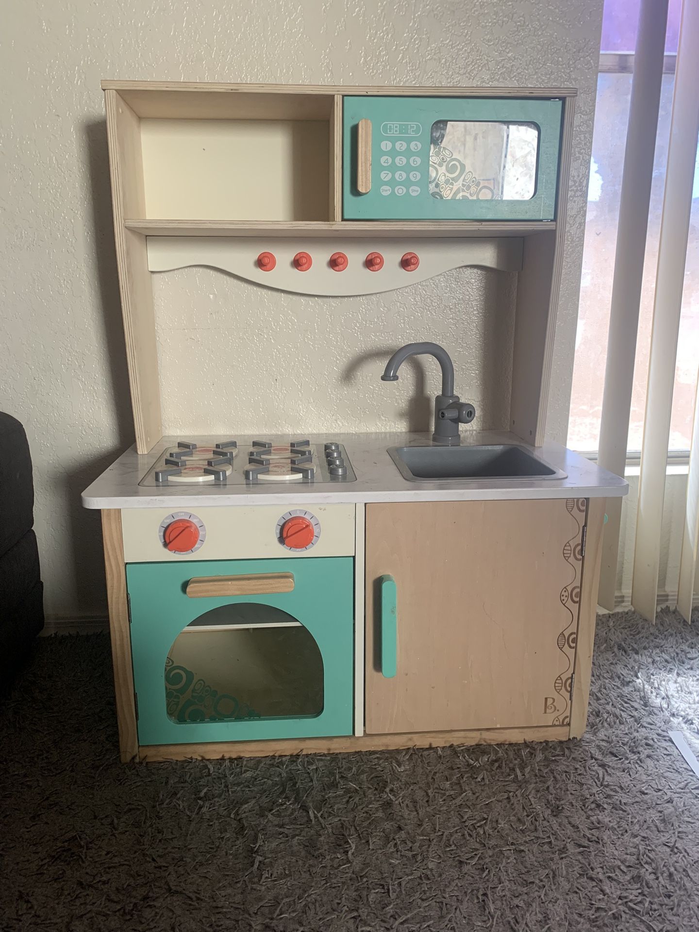 Toddler/kids wooden pretend play kitchen