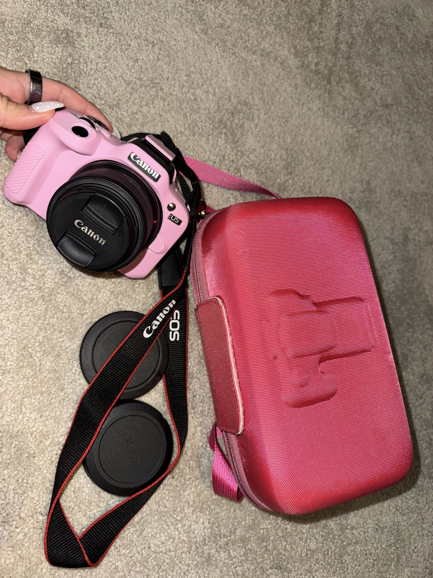 Canon EOS R100 RF-S18-45mm F4.5-6.3 IS STM Lens Kit