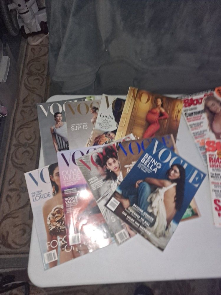 Lot Of 9 Vogue Magazines 2021-2022