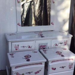 Girls Dresser Set Minnie Mouse Style Including Long Dresser, Mirror And Two Nighstands Colors White ,black And Pink Set Has Been Refurbished!🌺