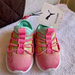 PUMA multicolor tennis shoes size 5