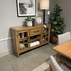 Sherbana Brown Dining Server