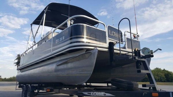 2012 PONTOON BOAT LOWE - FISHING for Sale in Dallas, TX 