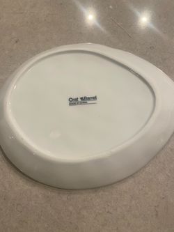 Set Of 4 Asymmetric Egg Shaped Crate&Barrel Plates W8”