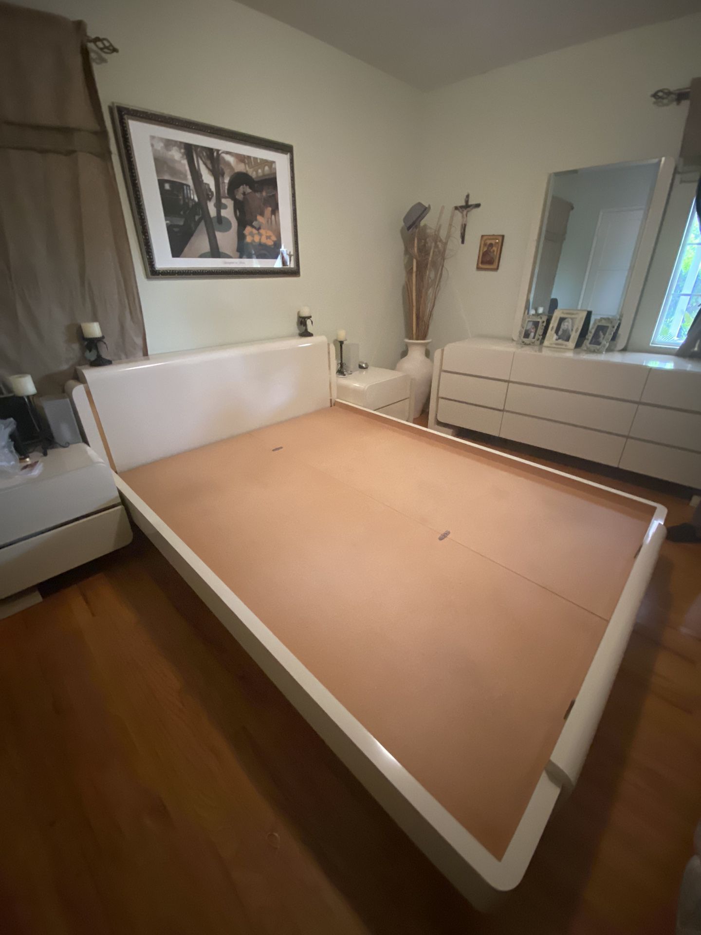 Queen Ivory 5 Piece Solid Wood And Formica Bedroom Set