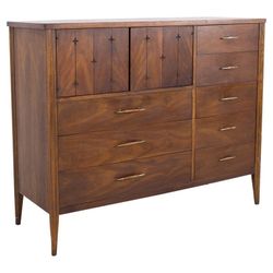 Broyhill Saga Mid Century Magna Dresser Solid Wood Walnut