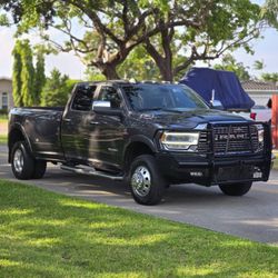 2022 Ram 3500 Laramie