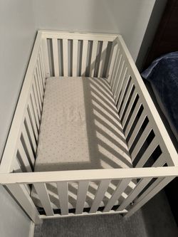 Baby Crib And Waterproof Mattress 