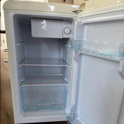 Single Door Fridge with Freezer, 2.7 Cu.Ft One Door Retro Refrigerator with 5 Level Adjustable Thermostat and Removable Shelves, Low Noise for Dorm, 