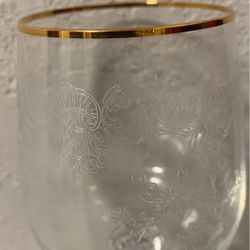 The same antique glass closer have to show you the print on it