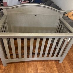 2 In 1 Baby Crib