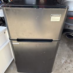 Mini Fridge W/ Freezer 