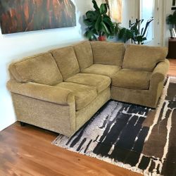 Rowe Furniture Sectional Sofa Couch **ALL NYC DELIVERY**
