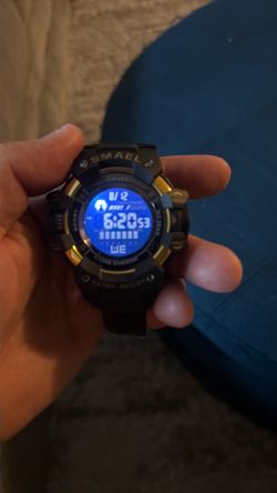 Rugged mens millitary digital sports watch