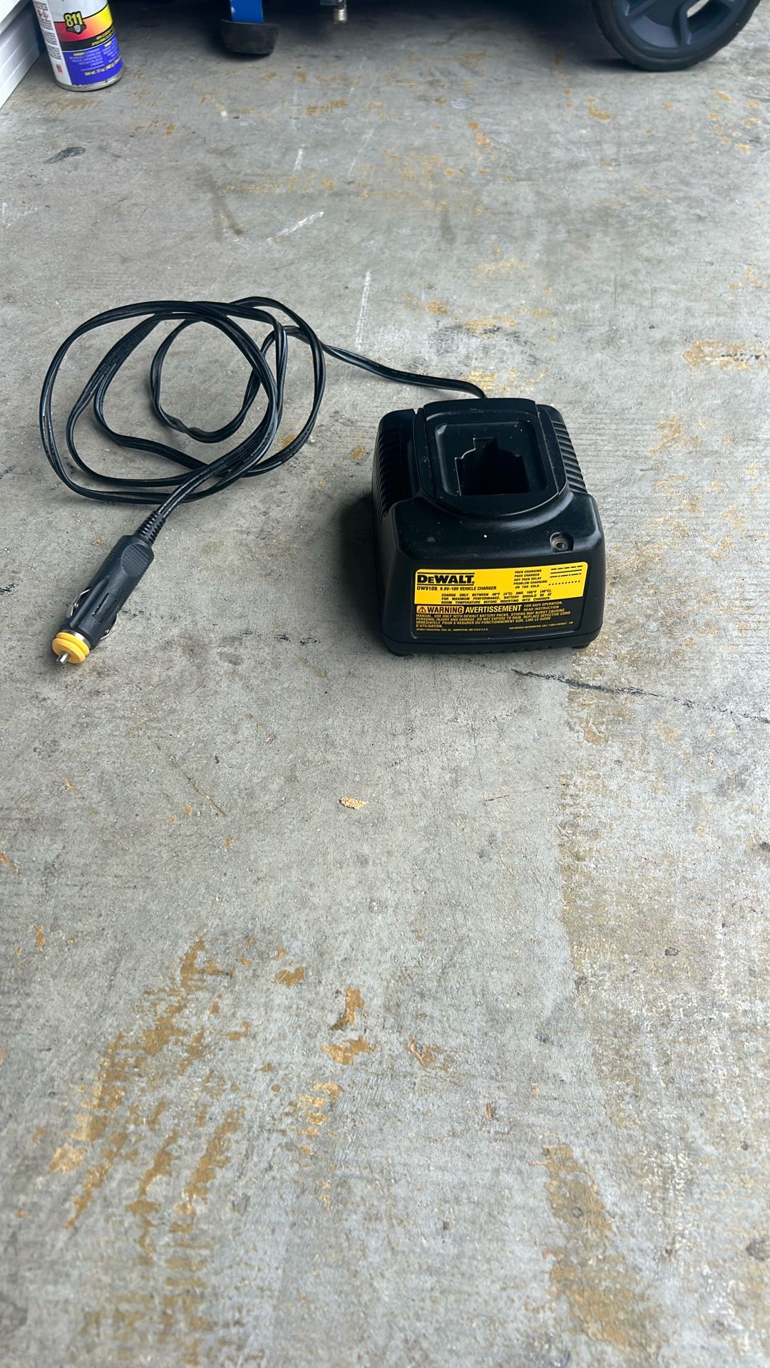 Dewalt 18 bolt car charger in excellent condition don’t need it