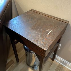 OLD SCHOOL DESK