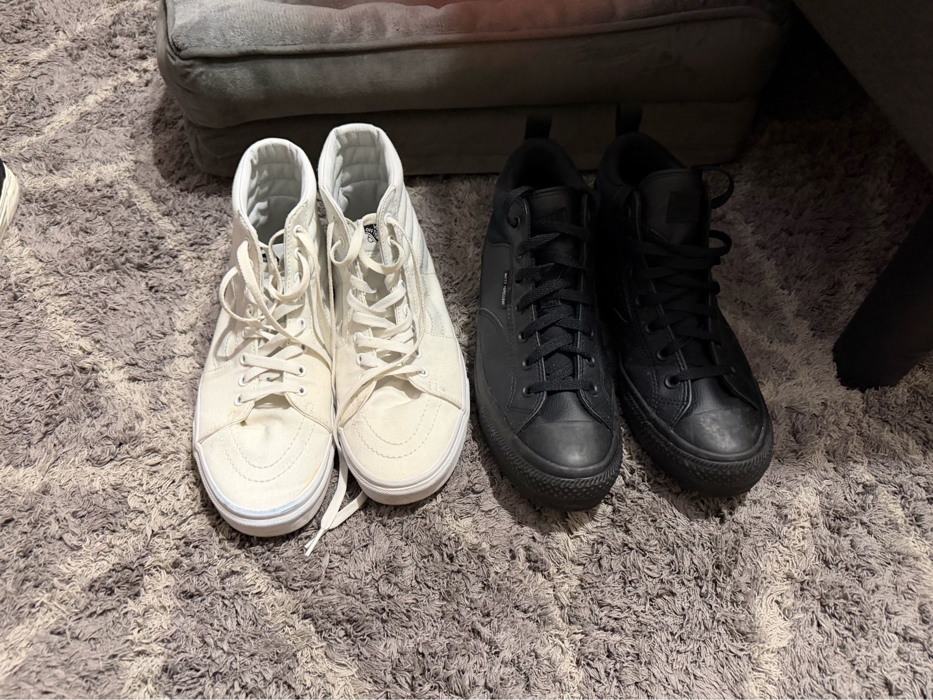 Men’s vans and converse