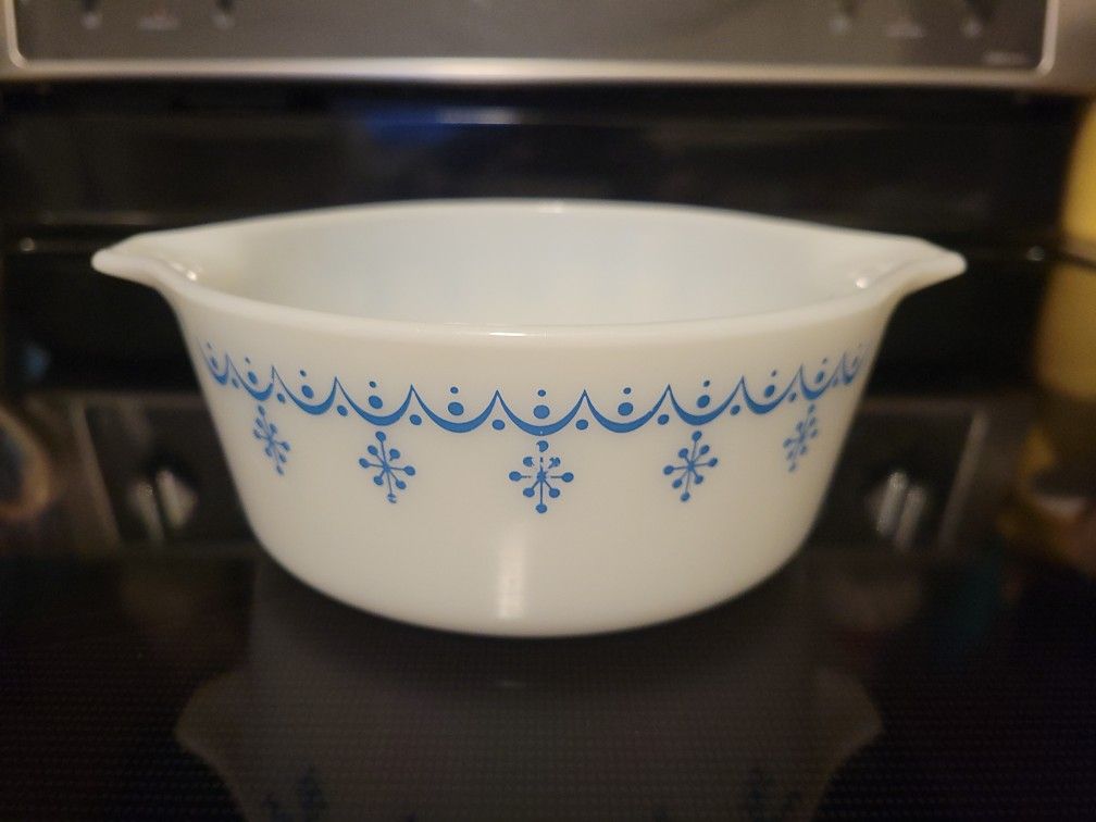 Vintage Pyrex Blue Garland 472 Casserole