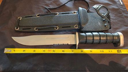 Fixed Blade Hunting/Survival Knife w/ Hard Sheath