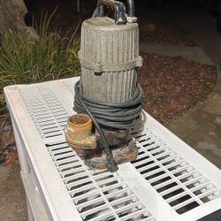 Submersible Water Pump