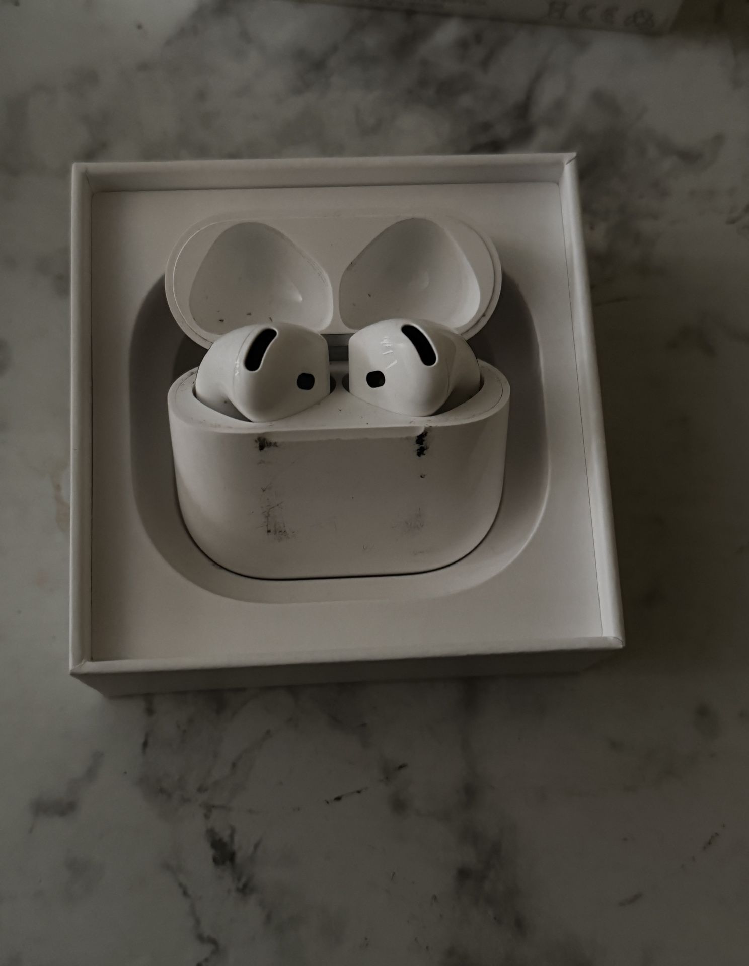 Air Pods 4