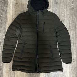 Woman’s Moose Knuckle Parka Olive Size Large 