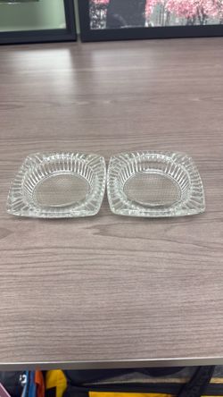 Set of 2 Clear Glass Ashtrays