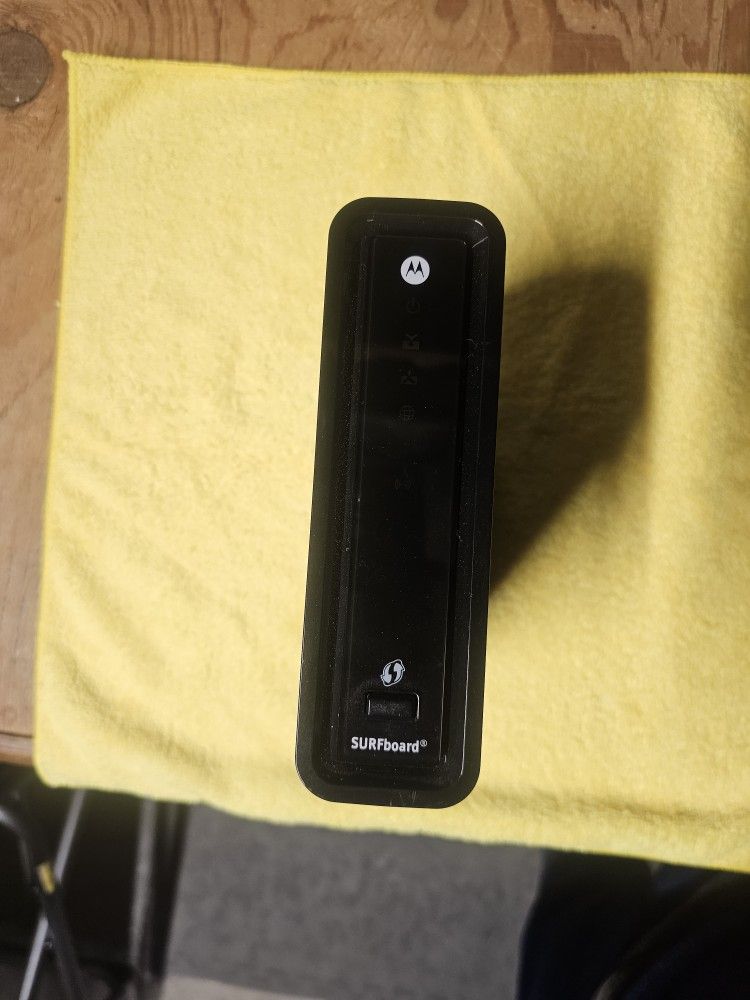Motorola Surfboard SBG6580 Docsis 3.0 Cable Modem/WiFi Router