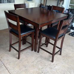 Dining Table And 4 Chairs Like New 