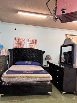 🚚Flash Deal🚚Brand New Black Velvet 6pc Queen Bedroom Set $1199, Delivery available, Payment Available
